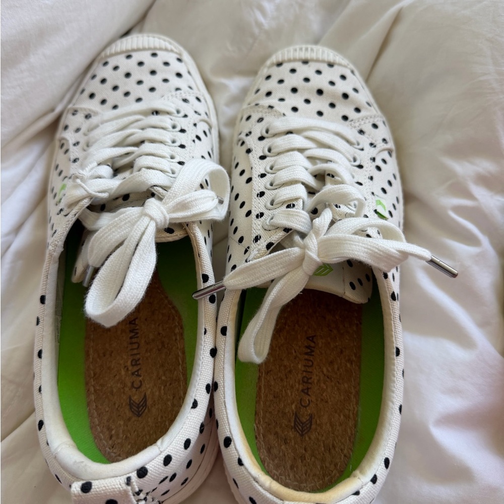 Cariuma White Sneakers with Black Polka Dots